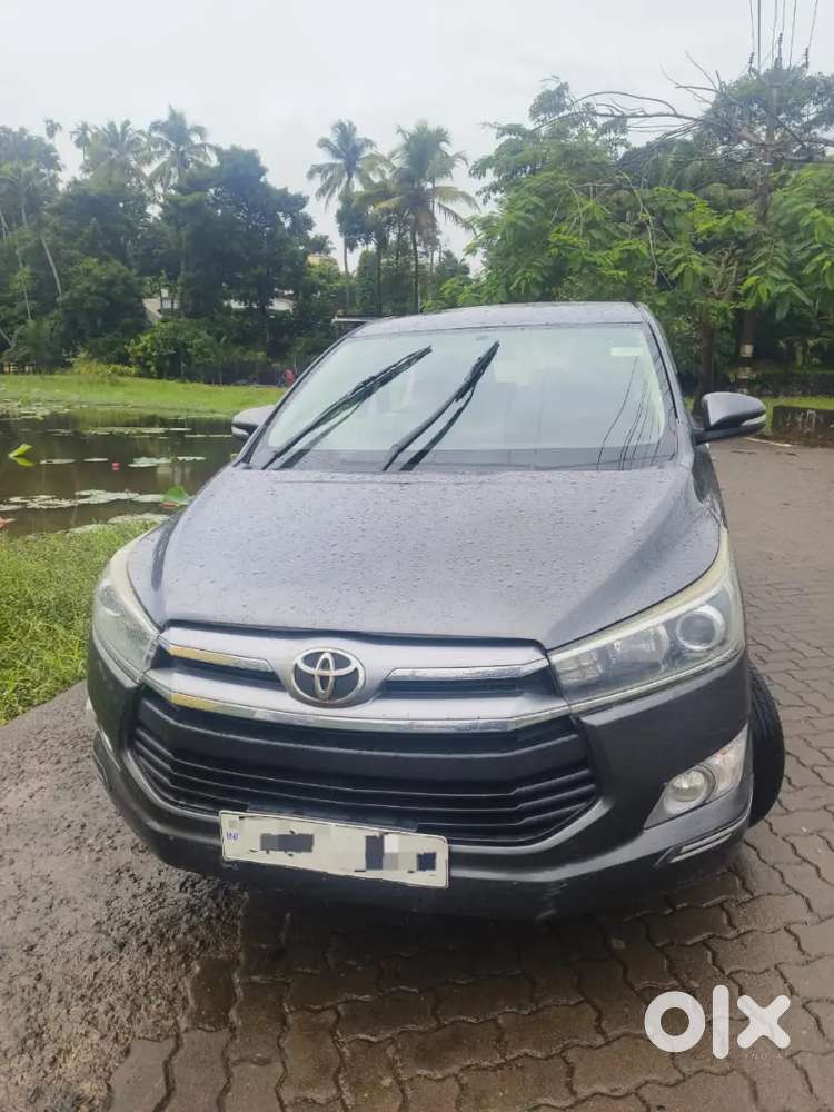 Toyota Innova Crysta Manual 2.4 V 8 Str 2017 Sale