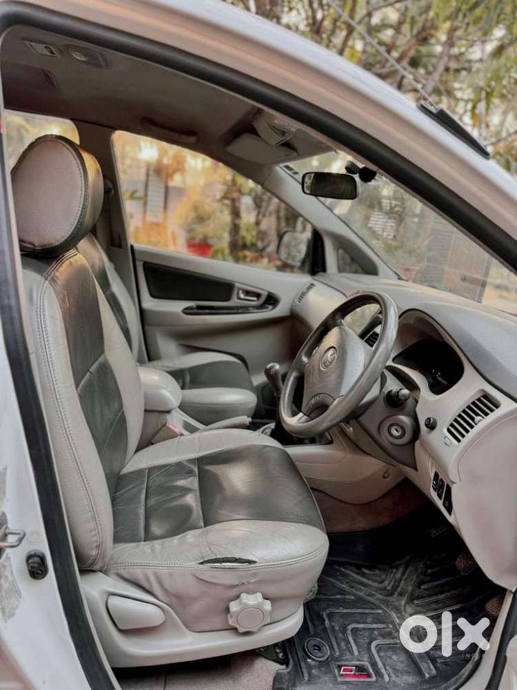 Toyota Innova 2.5 V 7 Str, 2011, Diesel