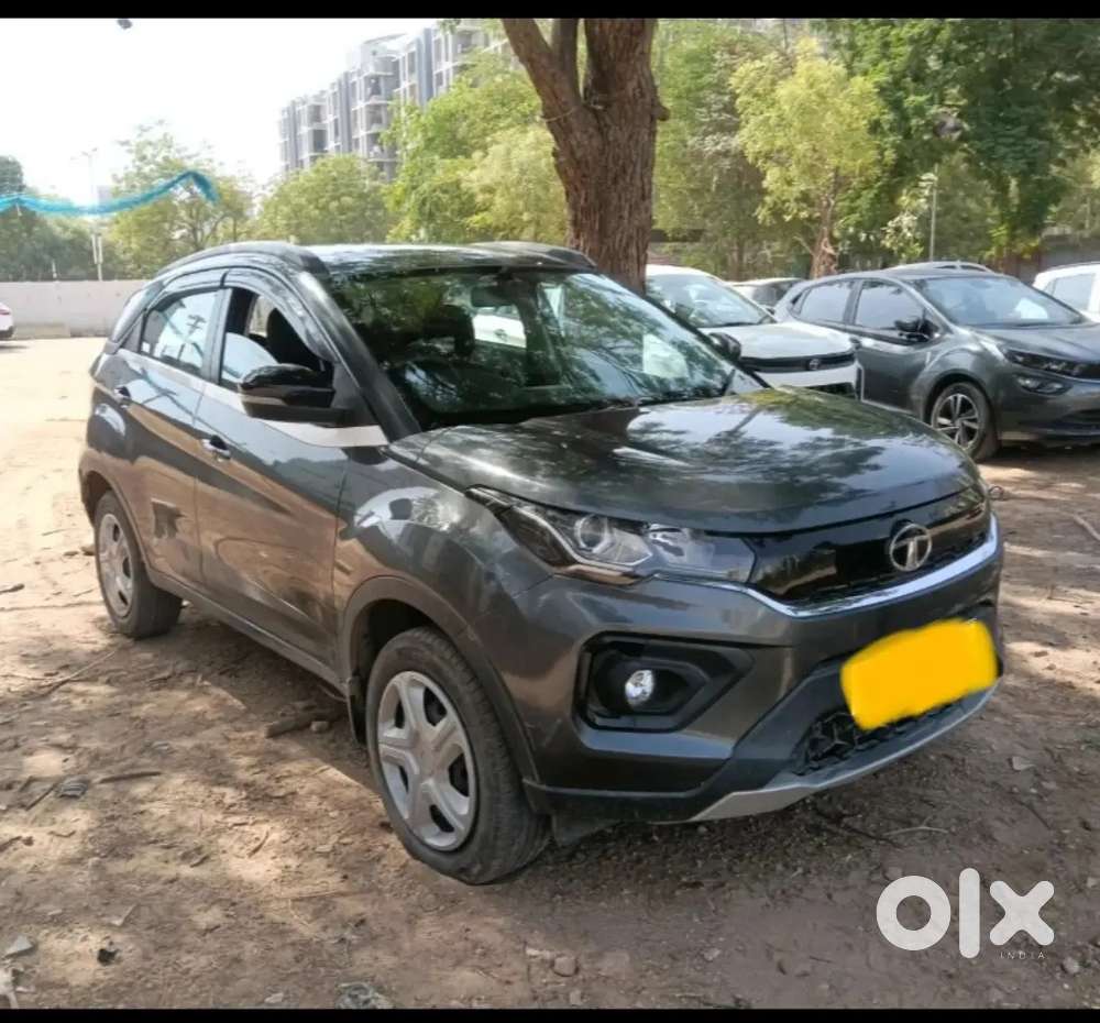 Tata Nexon Xz Petrol 29k Kms 1.2 Revtron