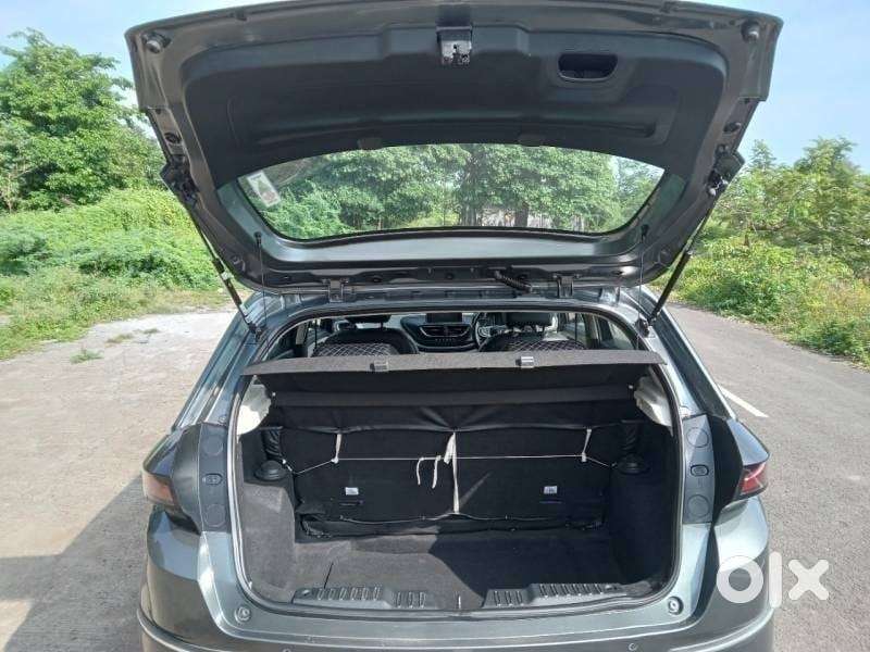 Tata Altroz 1.2 Xm Plus, 2022, Petrol