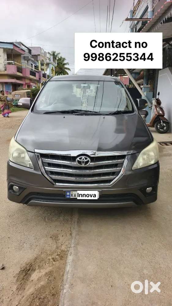 Toyota Innova 2.5 V 7 2012