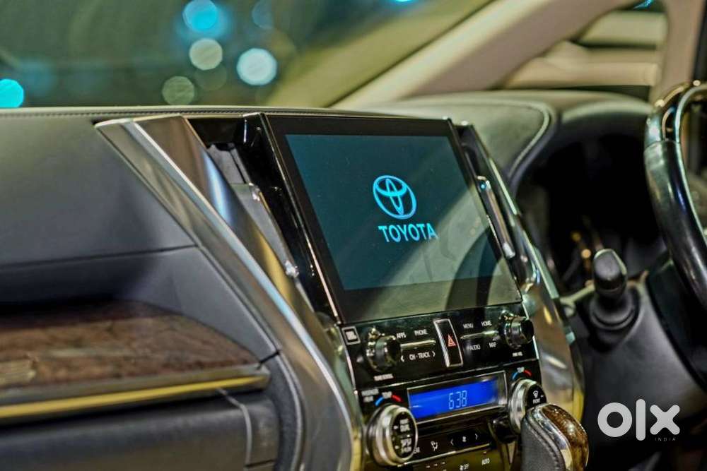 Toyota Vellfire 2.5 Executive Lounge, 2021, Petrol