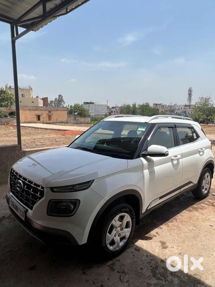 Hyundai Petrol Manual 2021