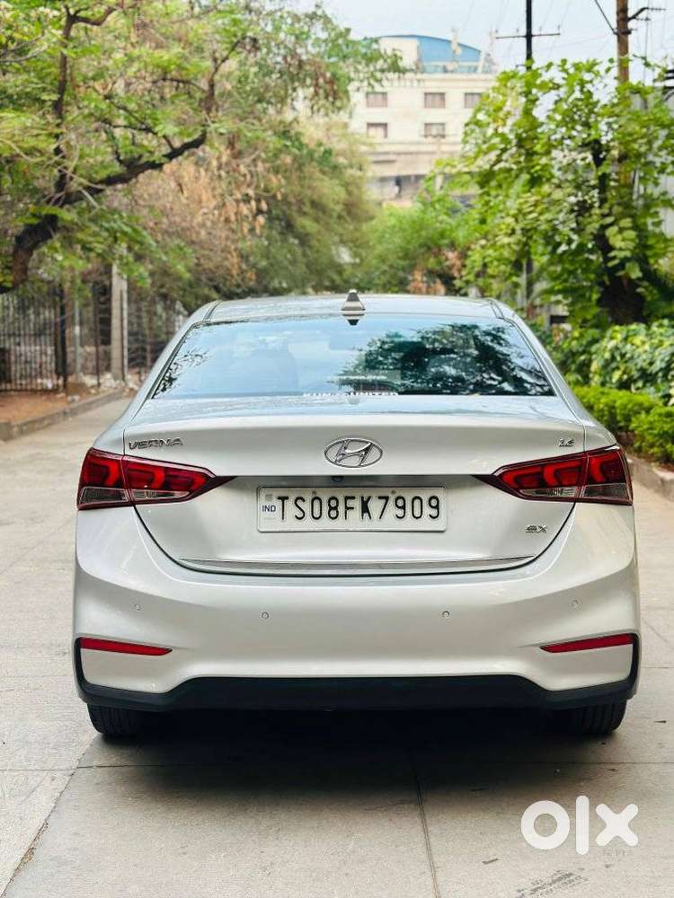 Hyundai Verna 1.6 Sx (o) Vtvt At, 2017