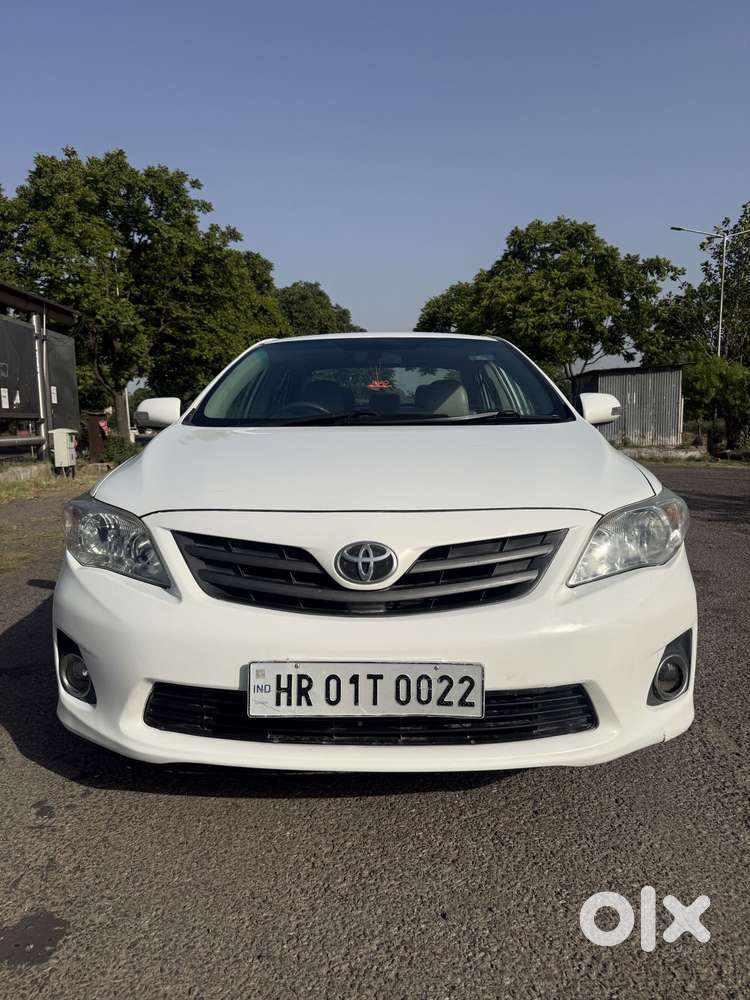 Toyota Corolla Altis Facelift, 2012, Petrol