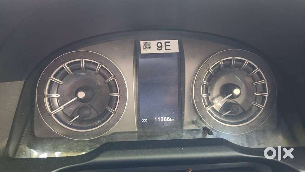 Toyota, Innova Crysta, 2.7v