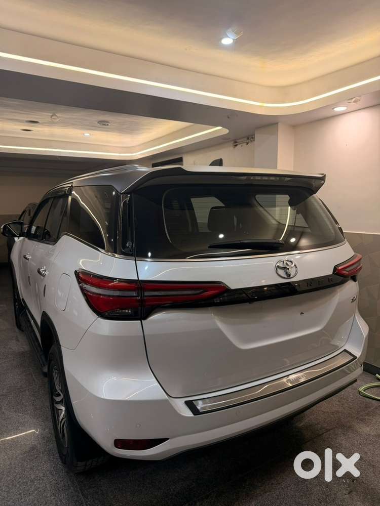 Toyota Fortuner Diesel At 2025 October
