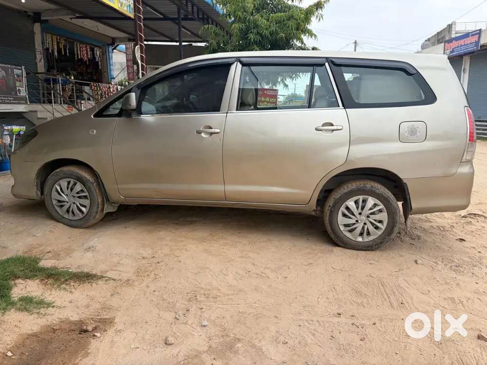Toyota Innova 2011 Diesel 8 Str