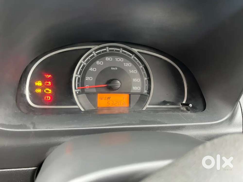 1 Yr Se Taxi Passing Karwayi
Private Karwa Kr Bhi De Sakte H