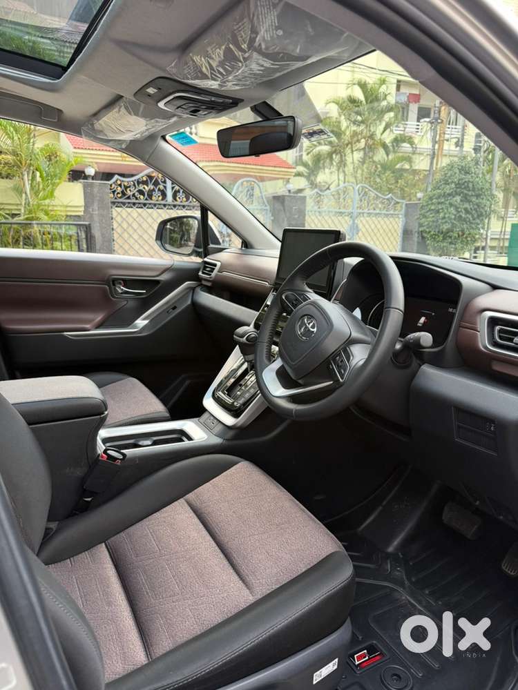 Toyota Innova Hycross 2023 Petrol 53000 Km Driven