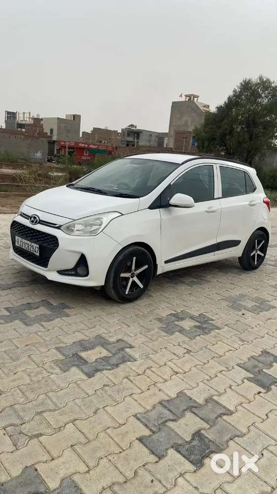 Hyundai Grand I10 2017 Petrol Well Maintained