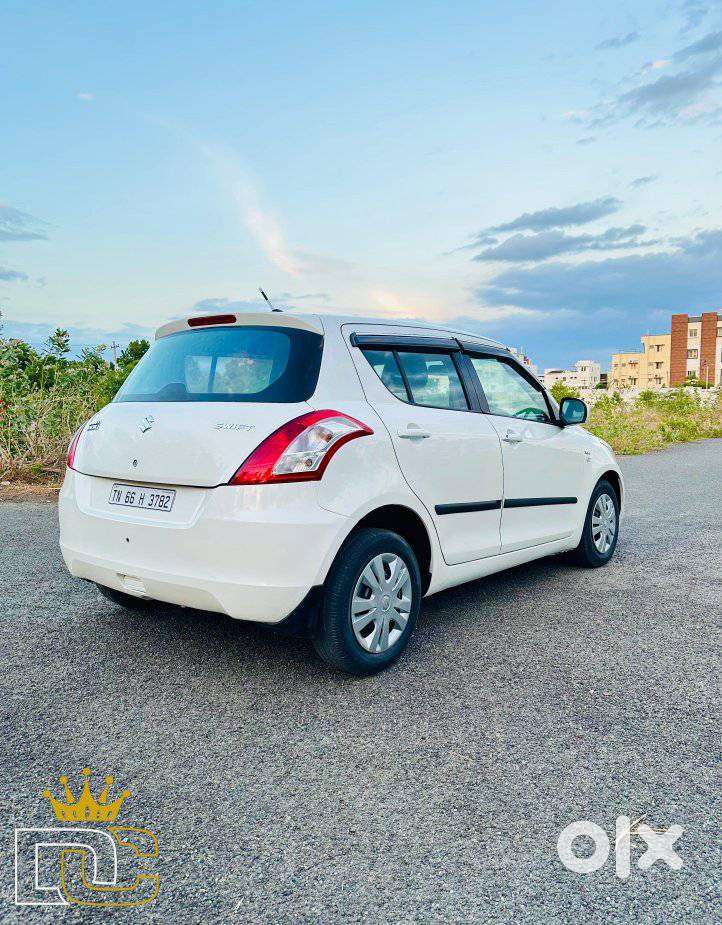 Maruti Suzuki Swift Lxi Bsiv, 2012, Petrol