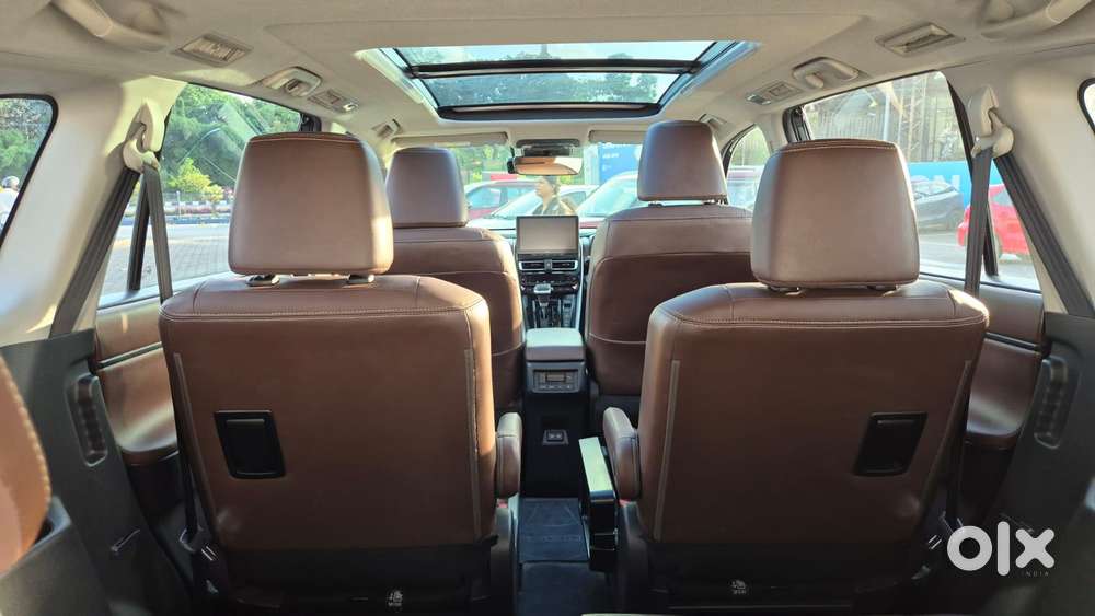 Toyota Innova Hycross 2.0 Zx (o) Hybrid 7 Str, 2023, Petrol