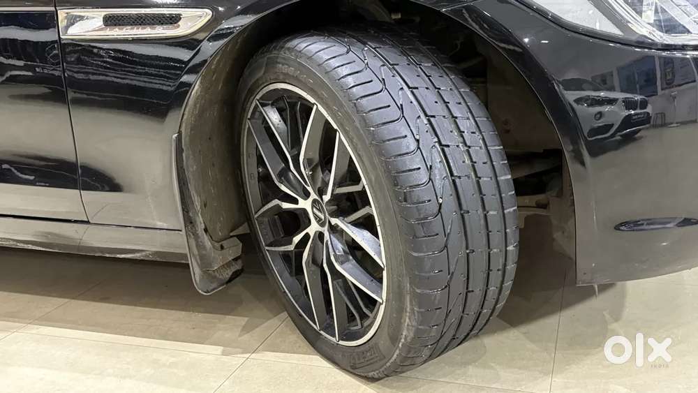 Jaguar Xe Portfolio, 2017, Petrol