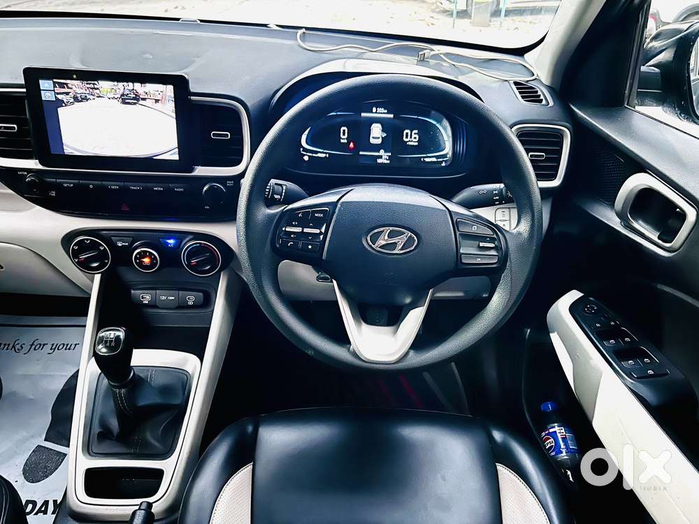 Hyundai Venue 1.2 S (o), 2024, Petrol