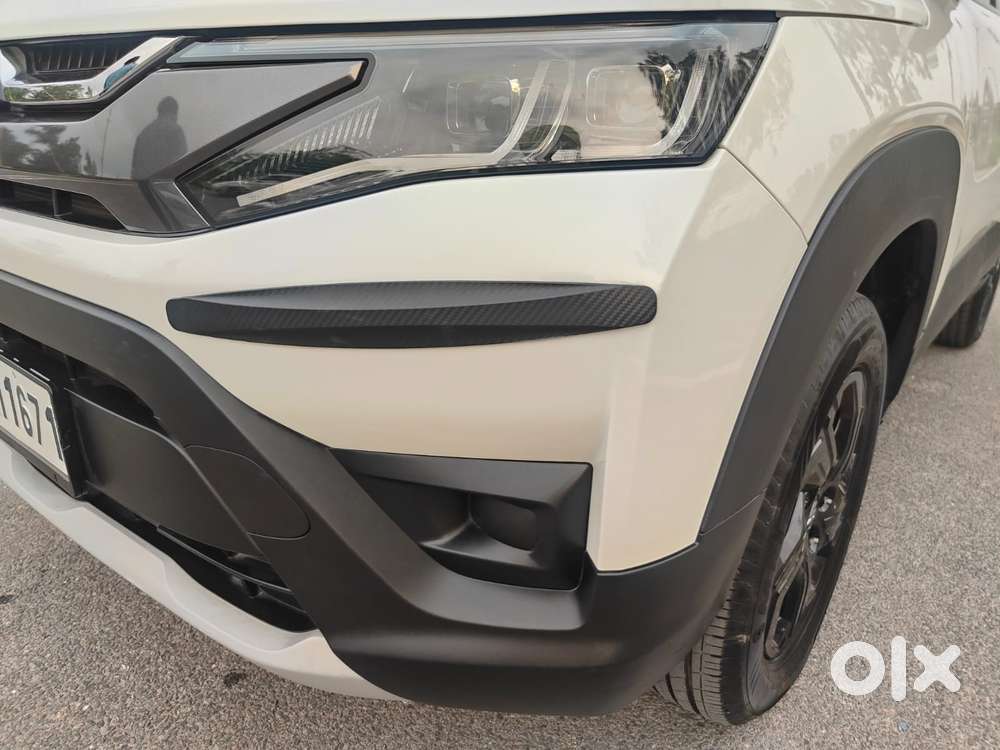 Maruti Suzuki Brezza 1.5 Zxi Smart Hybrid, 2023, Petrol