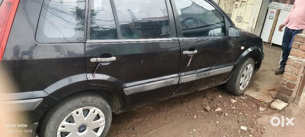 New Kar Kharidni Hai