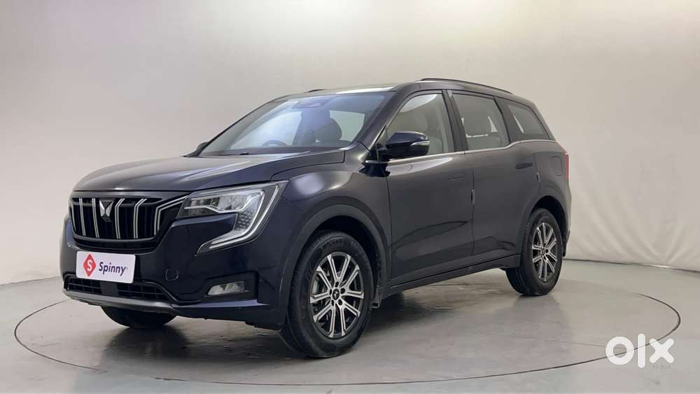 Mahindra Xuv700 2.0 Ax 7 Petrol Mt Str, 2025, Petrol