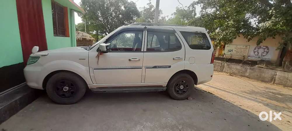 Tata Safari Storme 2017