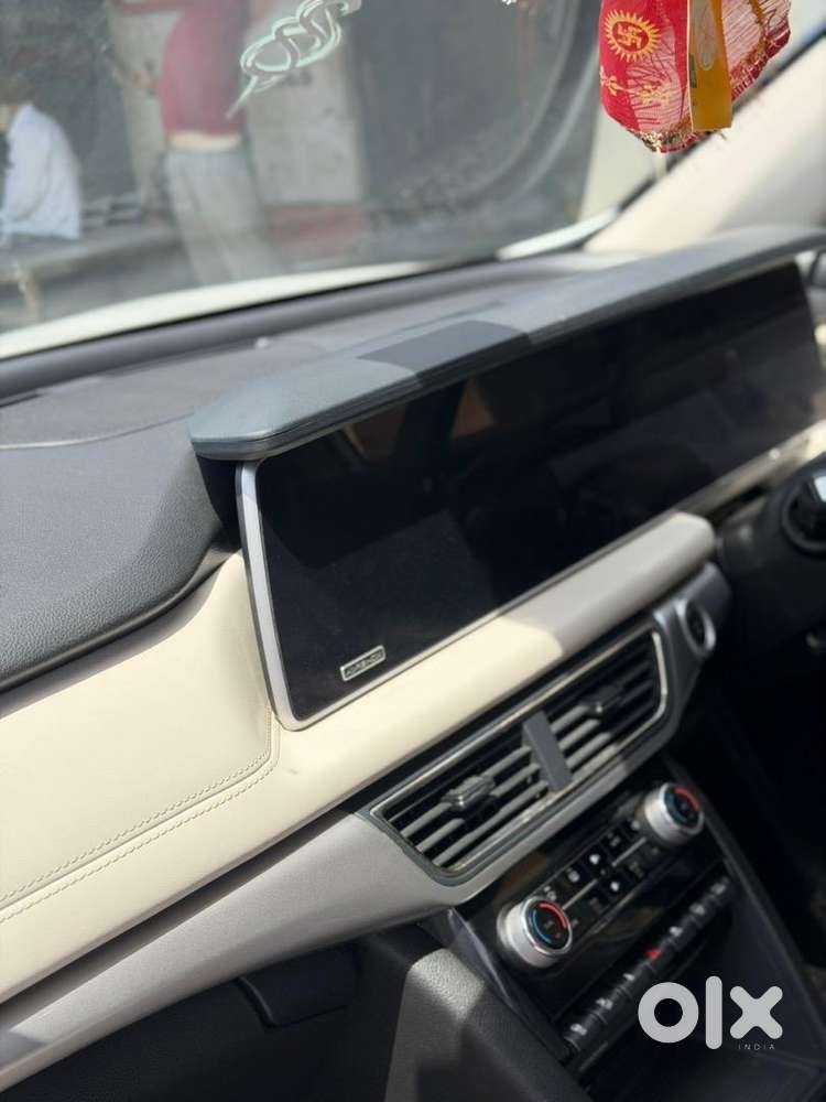 Mahindra Xuv700 Diesel 38000 Km Driven