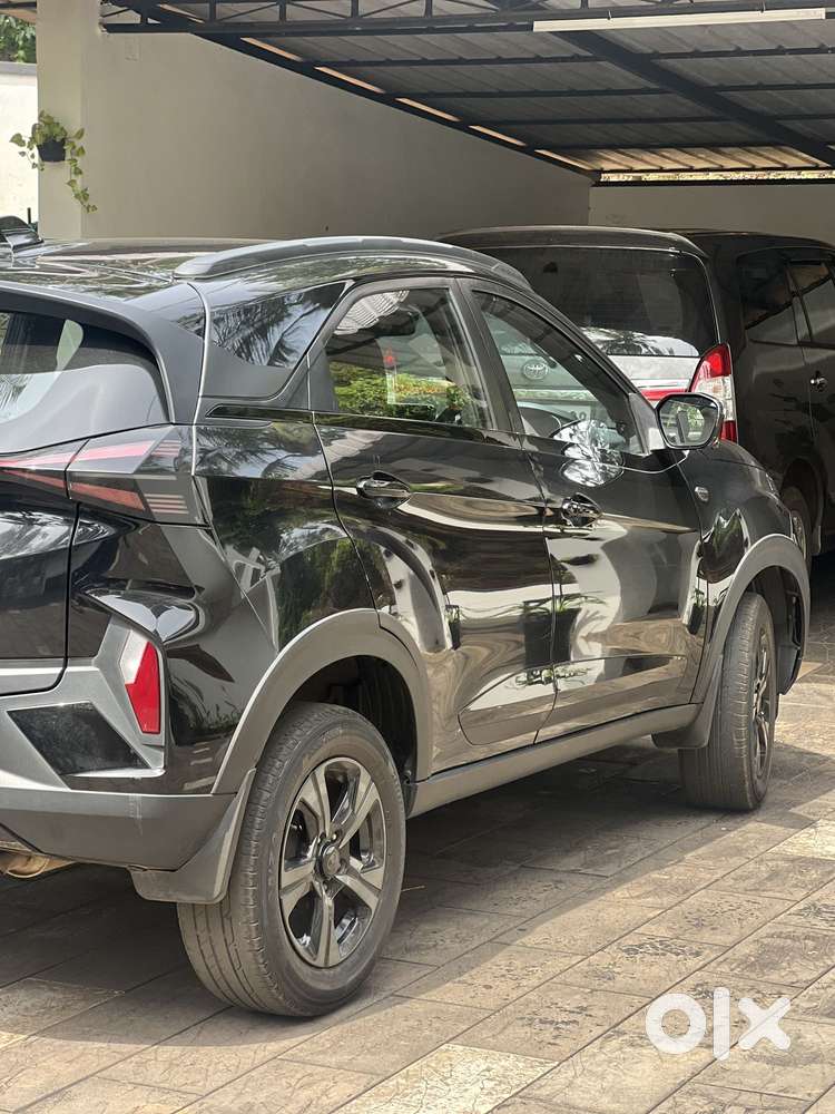 Tata Nexon Creative Plus 1.2 Petrol 6mt Dark Edition, 2024, Petrol