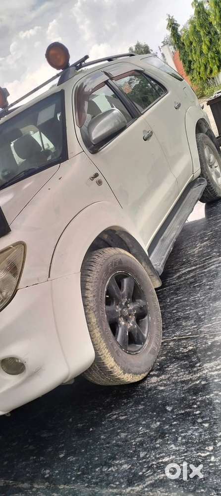 Toyota Fortuner Diesel 2011