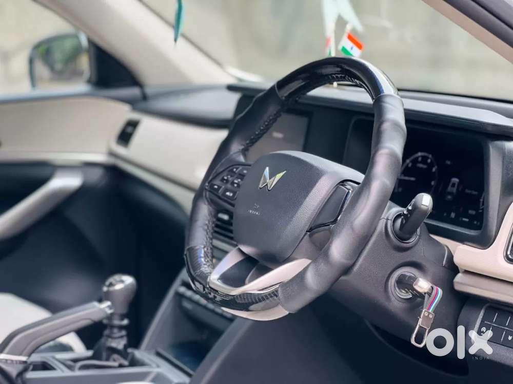 Mahindra Xuv700, 2025, Petrol