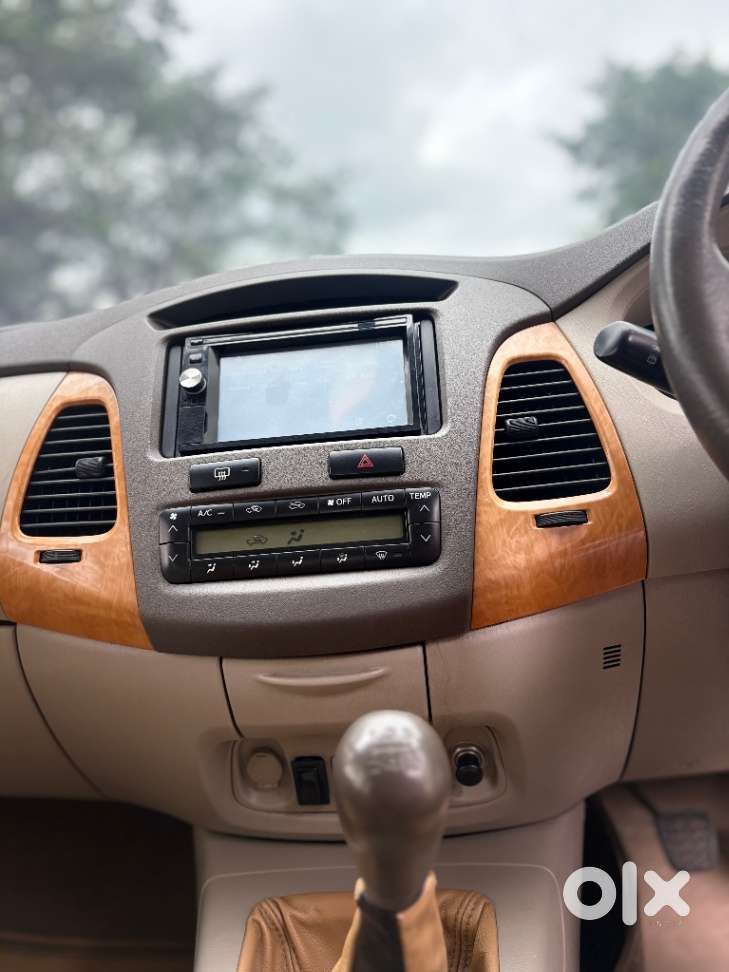 Toyota Innova 2.5 V Diesel 7-seater, 2009, Diesel