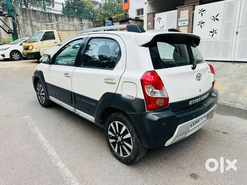 Toyota Etios Cross 1.5l V, 2015, Petrol