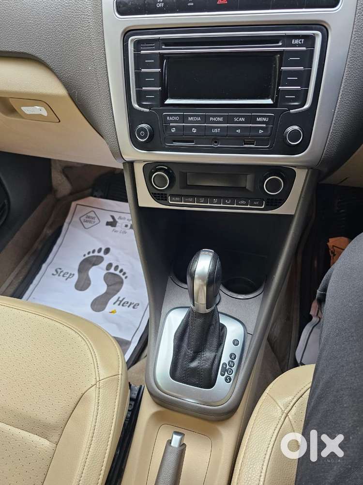 Volkswagen Vento 1.2 Tsi Highline Plus At, 2015, Petrol
