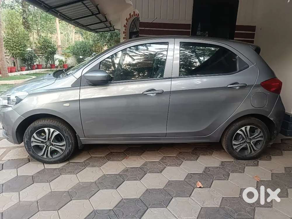 Tiago  Xz  Used By Single Owner.am A Teacher