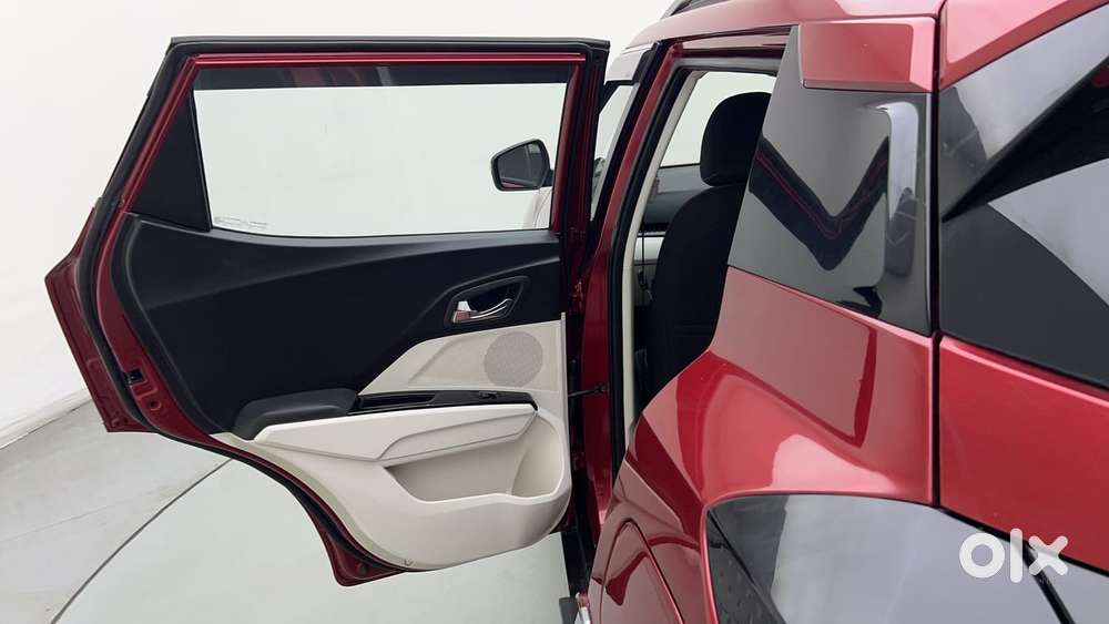 Mahindra Xuv 3xo Ax5 Ds Mt, 2024, Diesel