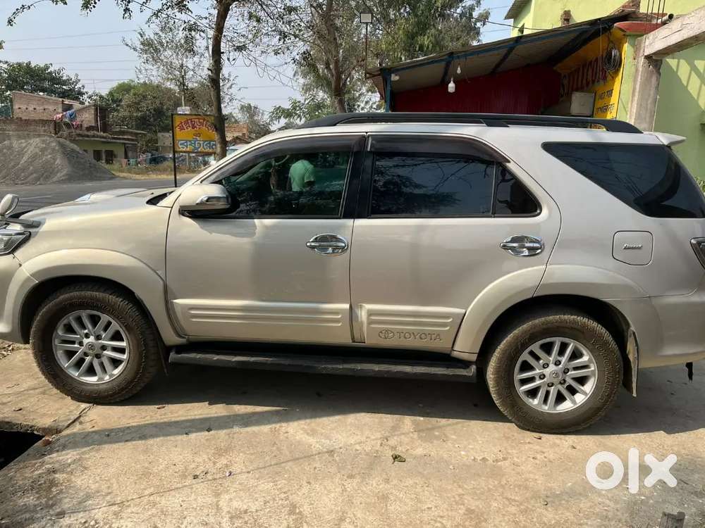 Toyota Fortuner 2012 Diesel 150000 Km Driven ,,