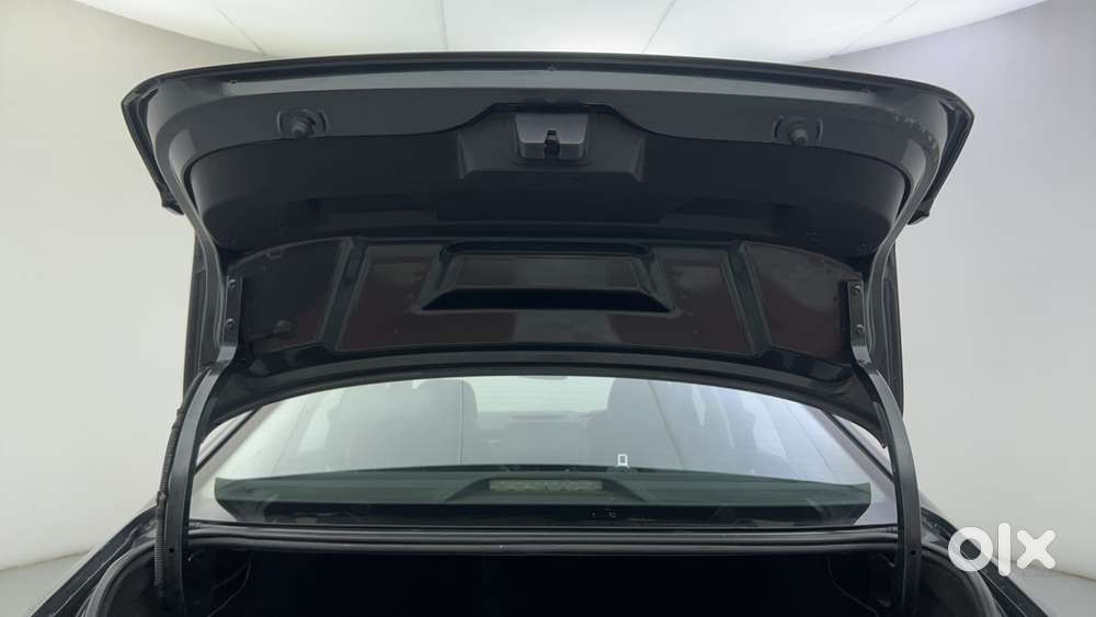 Skoda Slavia Style 1.0l Tsi Mt, 2022, Petrol