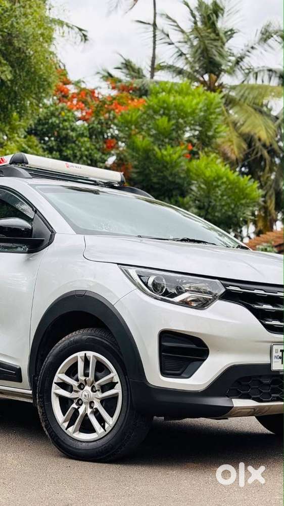 Renault Triber Rxt, 2023, Petrol