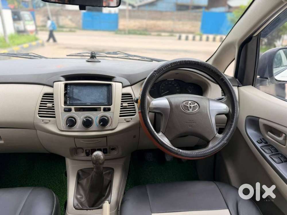 Toyota Innova 2.5 G (diesel) 8 Seater, 2015, Diesel