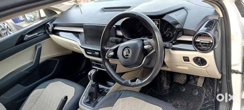 Skoda Slavia 1.0 Ambition Tsi At, 2021, Petrol