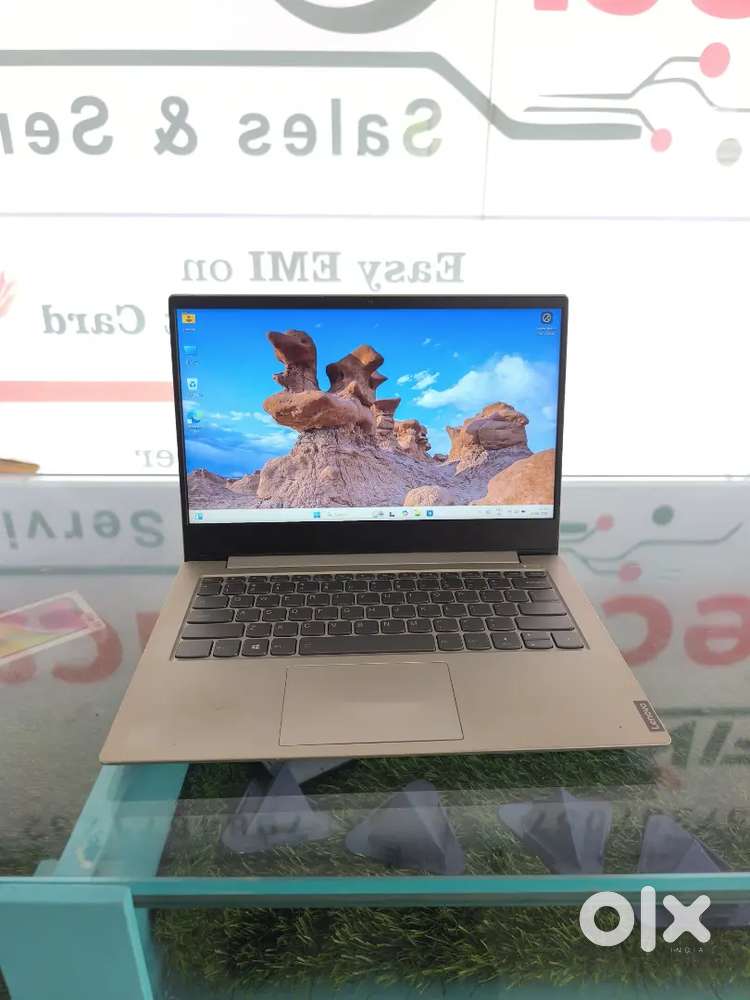 Lenovo 81VV Laptop