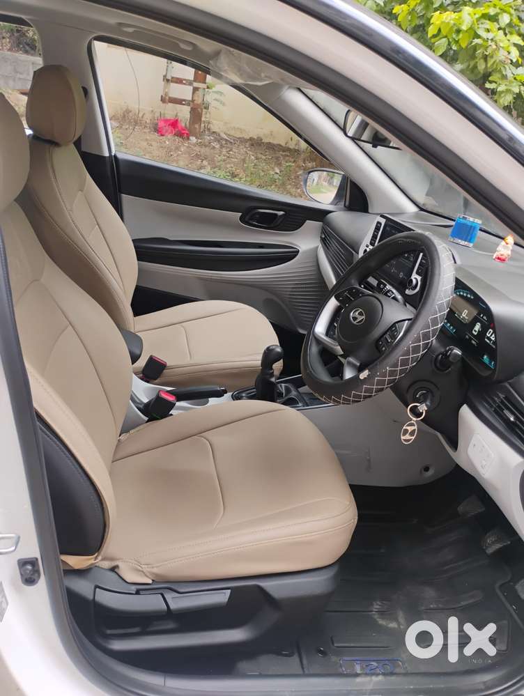 Hyundai I20 Sportz 1.2 Mt Dual Tone, 2024, Petrol