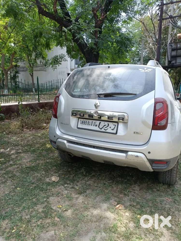 Renault Duster Car