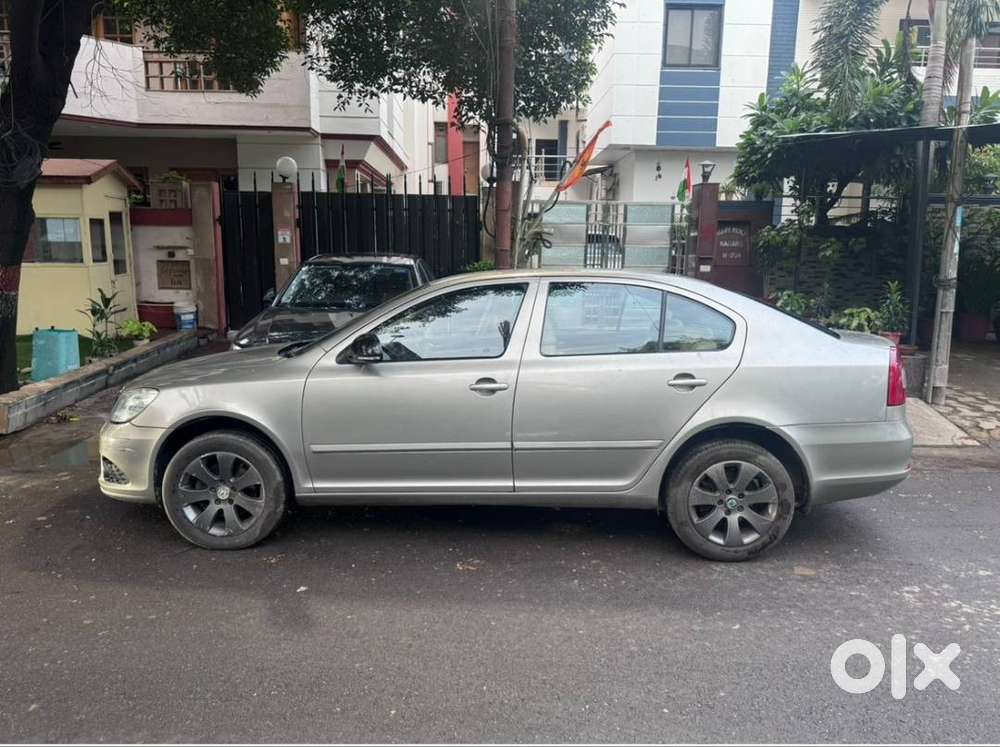 Skoda Laura 2011 Petrol Well Maintained