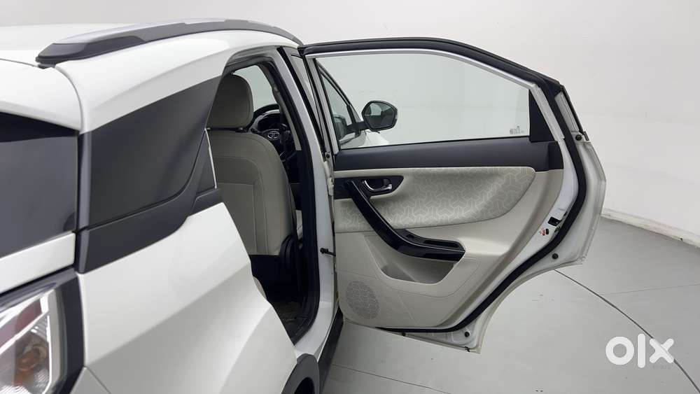 Tata Nexon 1.2 Revotron Xza Plus Premium, 2023, Petrol