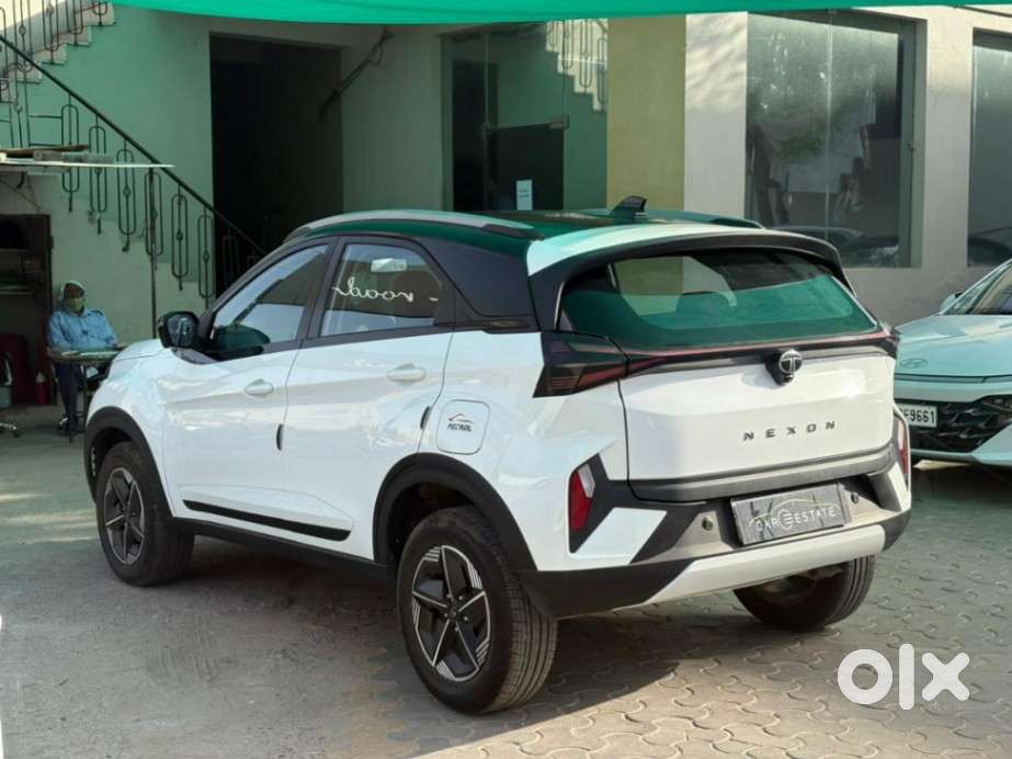 Tata Nexon Creative Plus S 1.2 Revotron Petrol 6 Mt, 2024, Petrol