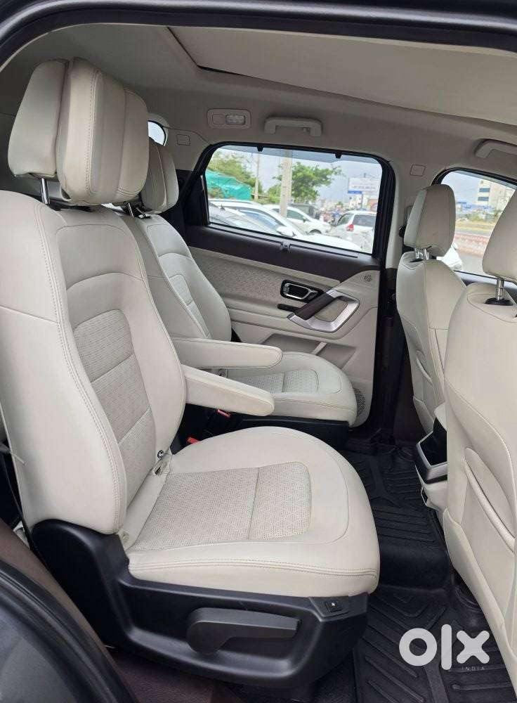 Tata Safari Accomplished Plus 6 Str Dual Tone, 2025, Diesel
