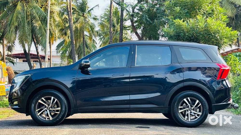 Mahindra Xuv700 2.0 Ax 5 Petrol Mt 7 Str, 2022, Petrol