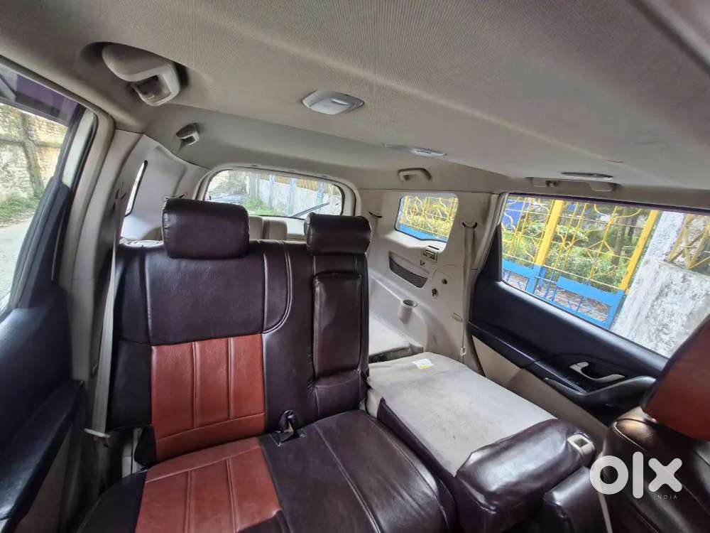 Xuv500 W10 Top Model