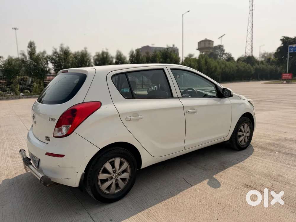 Hyundai I20 Sportz 1.4 Crdi 6 Speed Bs-iv, 2014, Diesel