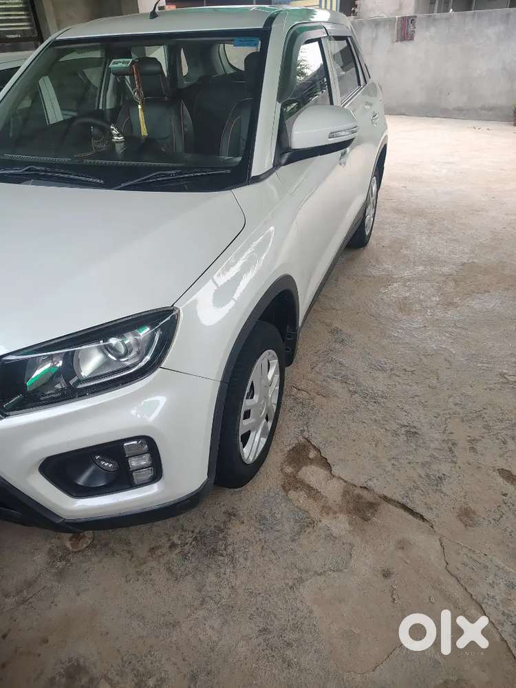 Brezza Lxi Optional 2022 Model 1st Owner 40000km Company Record 2air