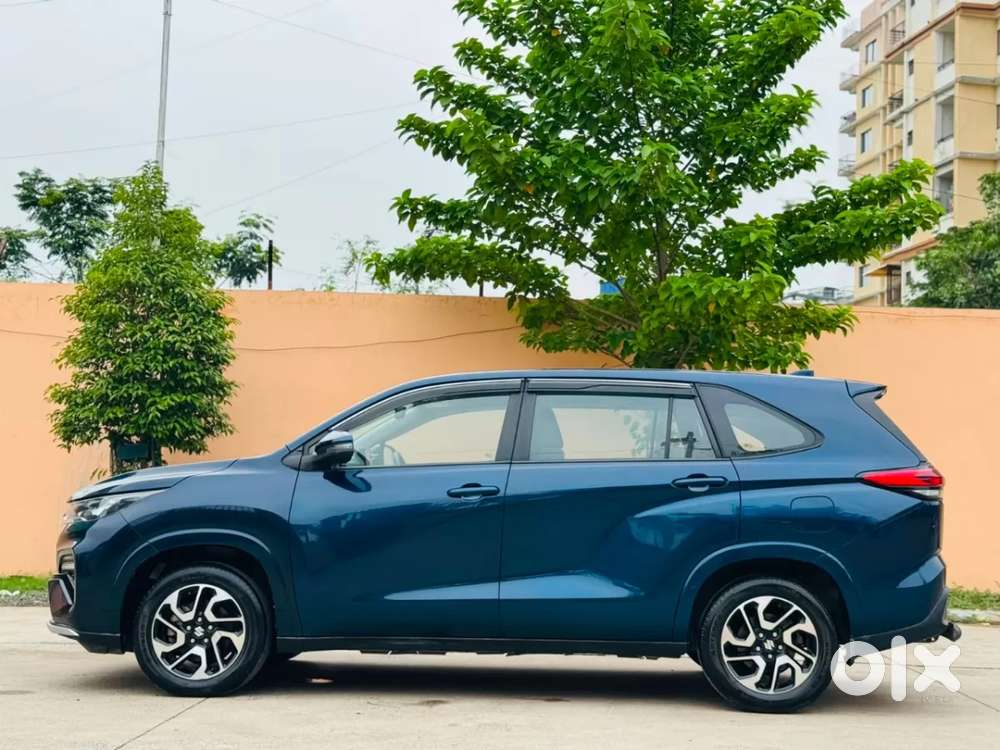 Maruti Suzuki Invicto Zeta Plus 8str, 2023, Petrol
