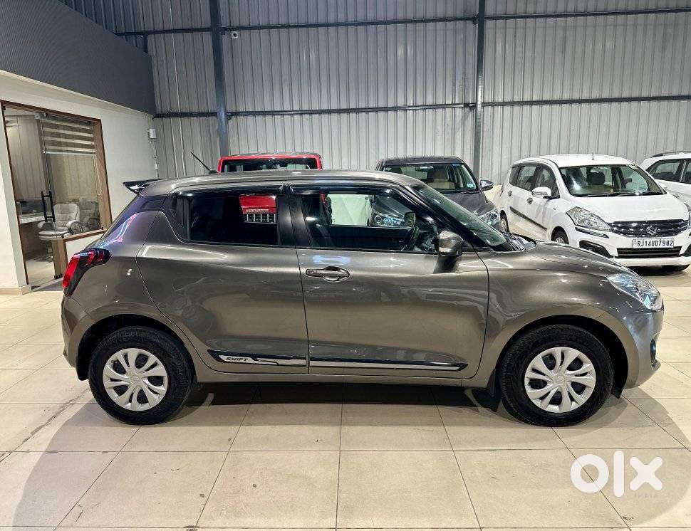 Maruti Suzuki Swift Vxi, 2023, Petrol